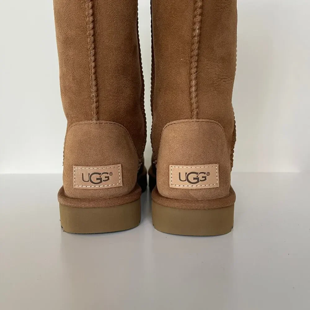 UGG new without